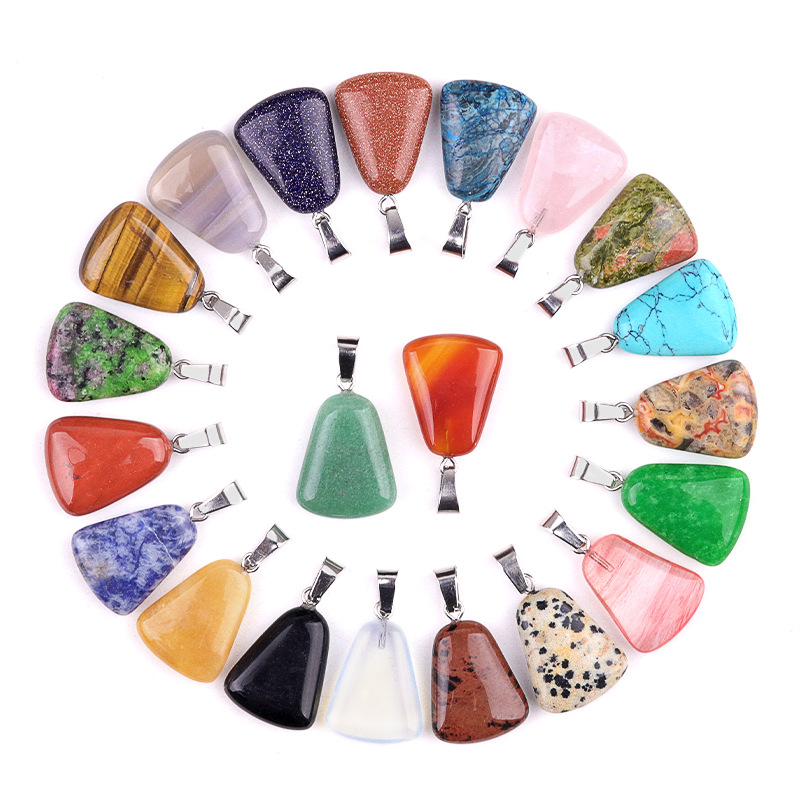 20 ピース/バッグ彫刻ホワイトクリスタル原石ペンダントクリ - Crystal Pendant Necklace Natural Stone のレビューと価格