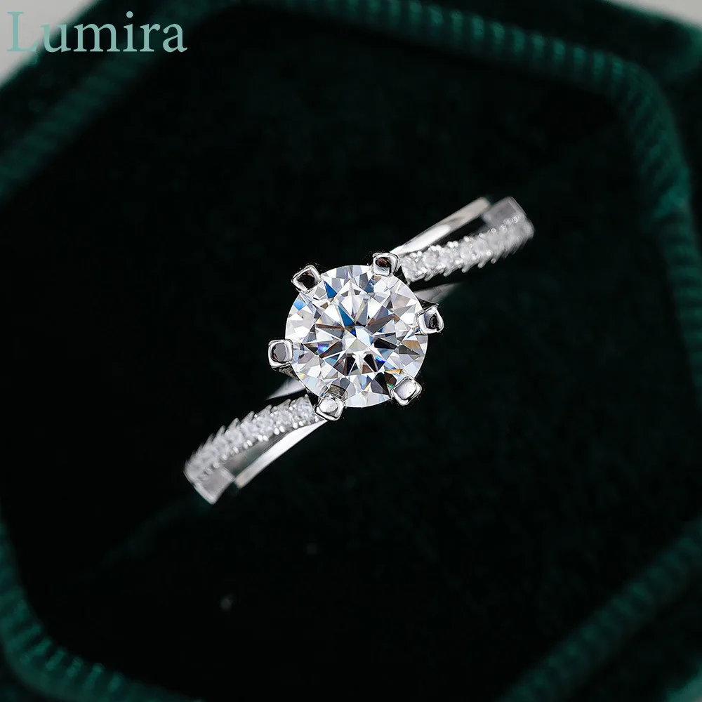 ルミラ スパークリング ツイストアーム モアッサナイト プラ - Moissanite Engagement Ring 1 Carat のレビューと価格