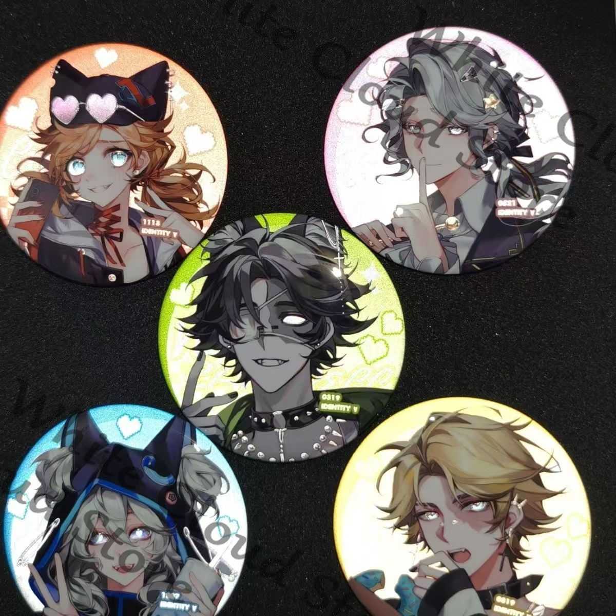 公式IdentityVアニメコスプレ、漫画風のブリキ製バッジ - Watch Accessories のレビューと価格