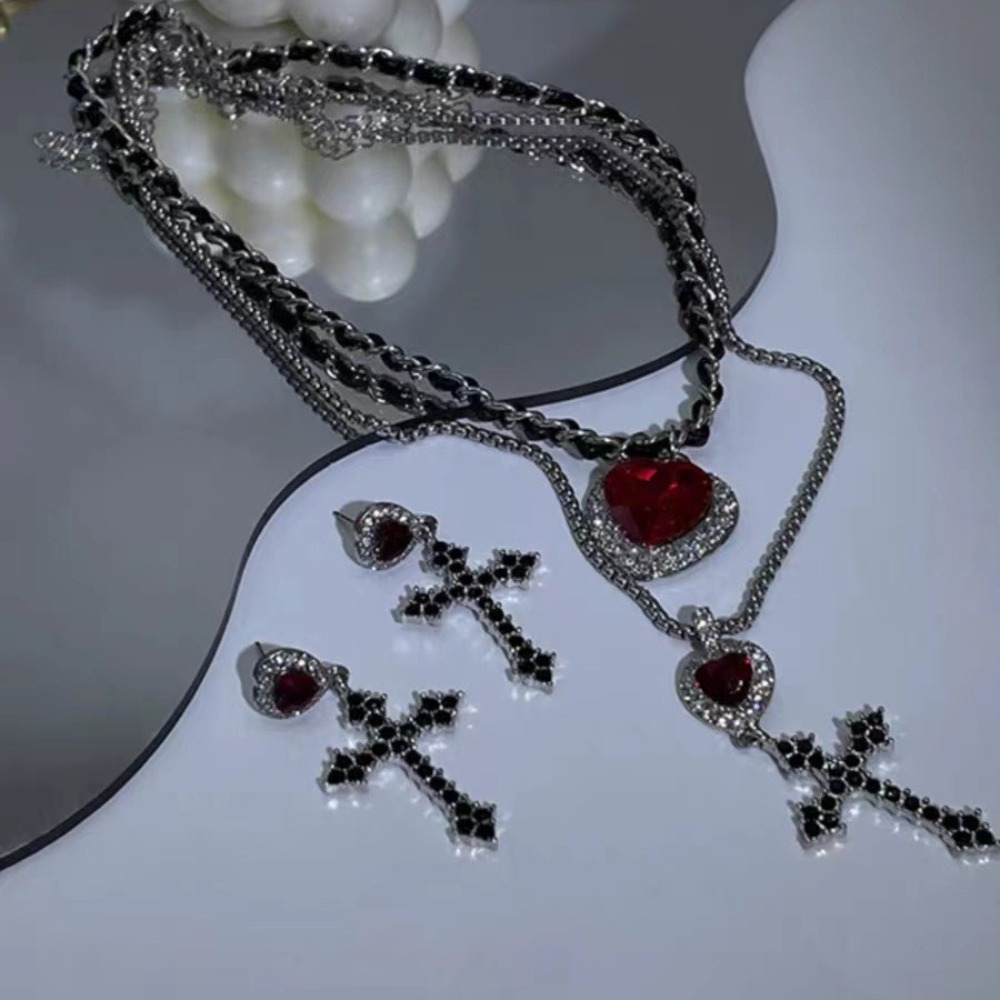 パンクグランジレッドハートクリスタルクロスペンダント二層シル - Layered Pendant Necklace Aesthetic のレビューと価格